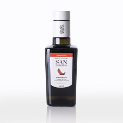 Condimento al Peperoncino a base di Olio Extra Vergine di Oliva Biologico 250 ml Condimento al Peperoncino a base di Olio Extra Vergine di Oliva Biologico 250 ml